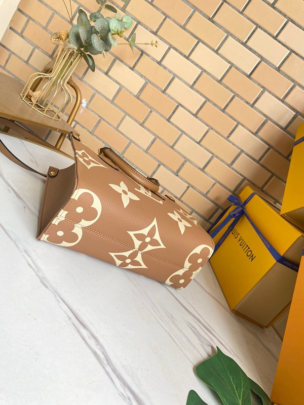 ルイヴィトンバッグ内部構造